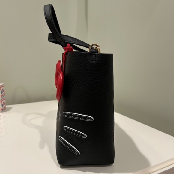 Maison de Sabre Limited Edition Hello Kitty Collaboration in Rouge Noir (Black) - Picture 2 of 7